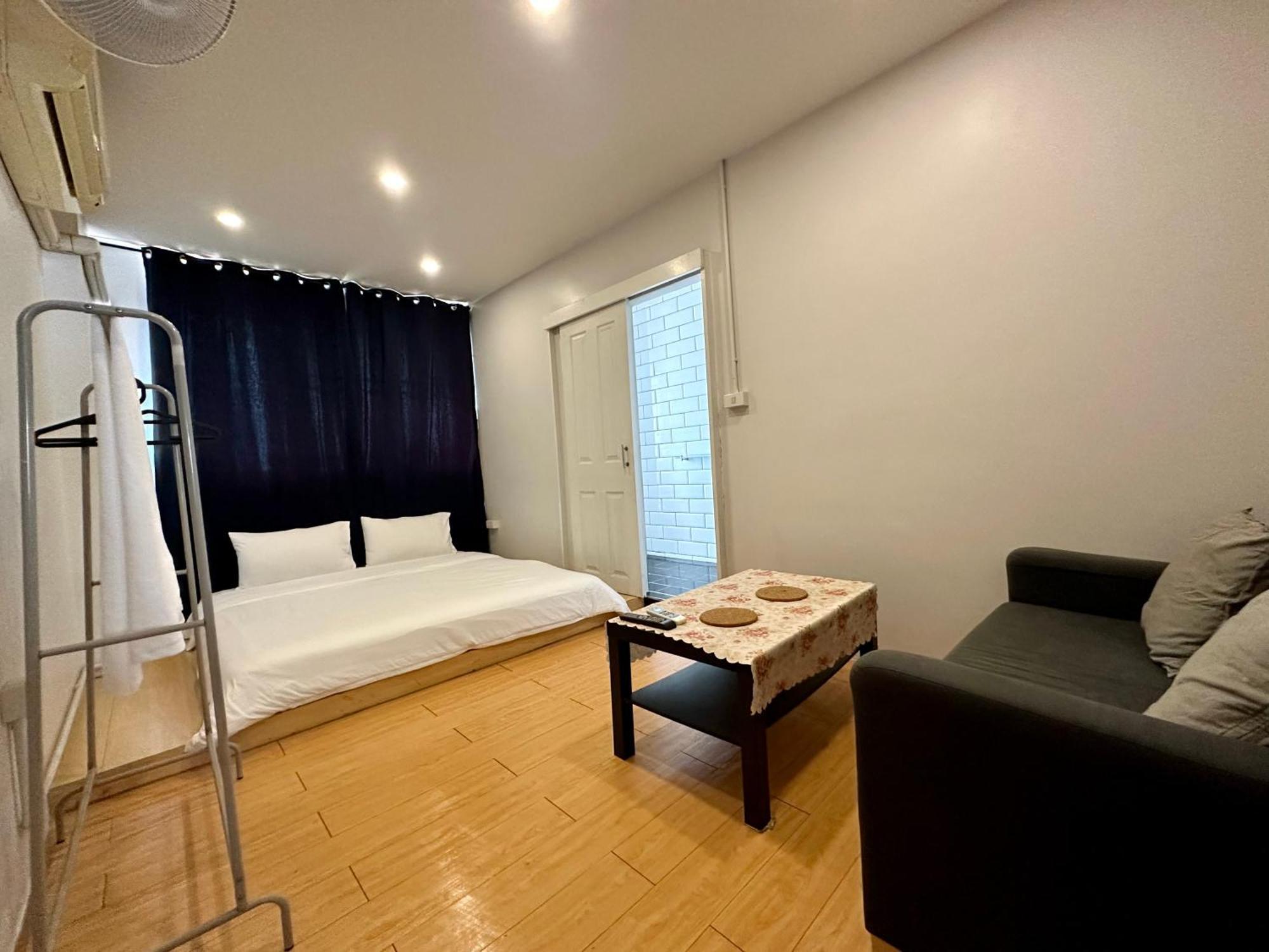 The Cute Silom Hostel Bangkok Exterior foto