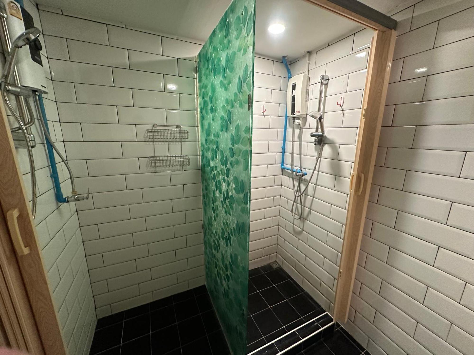 The Cute Silom Hostel Bangkok Exterior foto